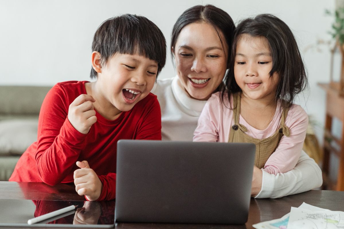 Với phương pháp UDSC, Spark Math giúp học sinh xây dựng chiến lược tư duy thông minh và logic
